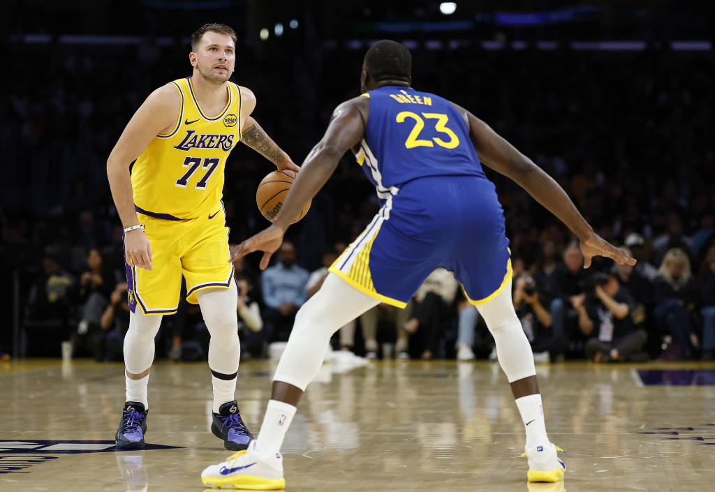 皇冠信用网占成代理_NBA各队为何要对勇士心存忌惮皇冠信用网占成代理？首秀开门红就是答案